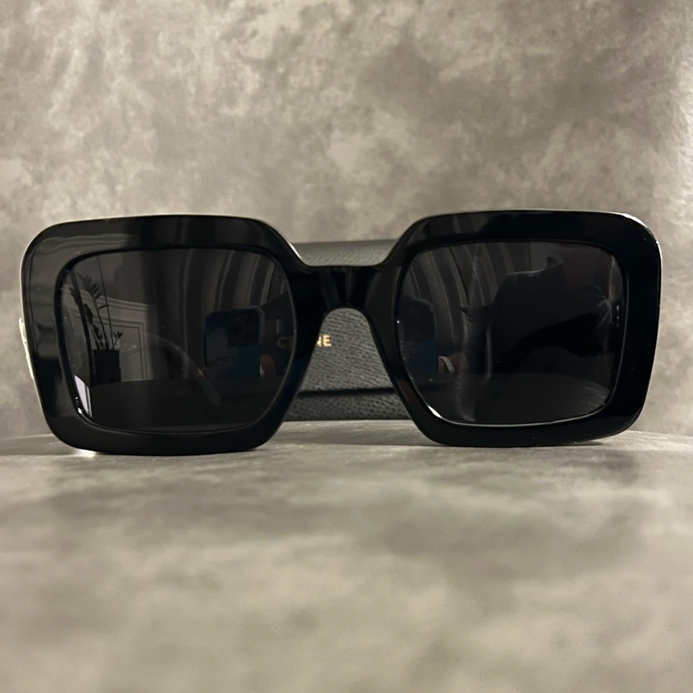 Celine Triomphe Sunglasses Black CL40304U-01A Gold Logo NWT - Picture 13 of 14
